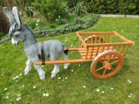 Eselfigur Deko mit Holzwagen als Eselgespann für Gartendekoration
