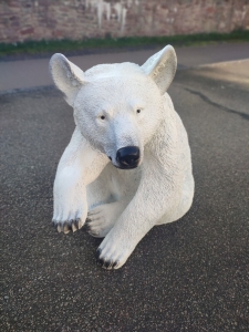 Eisbär Dekofigur sitzendes Junges, Gartenfigur, 59 cm hoch 2