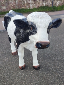 Deko Kalb Figur lebensgross, schwarz-weiss, 104 cm lang 1