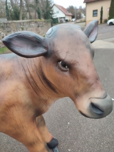 Deko Kalb Figur braun lebensgross, 121 cm lang, für Gartendeko 1