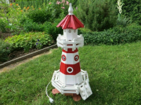 Deko-Leuchtturm in Rot-Weiss 115 cm hoch beleuchtet