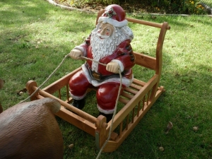 Deko Nikolaus mit Schlitten midi 1