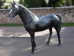 Deko Pferd lebensgross, schwarz , 220 cm lang