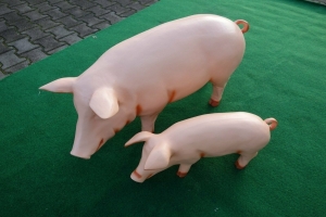 Deko Schwein Familie: 2 Schweine, Sau mit 1 Ferkel