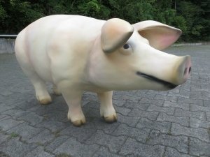 Gartenfigur Schwein lebensgross, 131 cm lang 5
