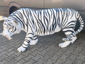 Deko Tigerfigur lebensgross, weiss, 170 cm lang 1