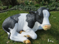 Gartenfigur Kalb lebensgross, liegend, 90 cm lang