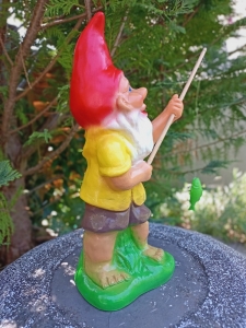 Gartenzwerg am Fischen,  Dekofigur für Gartenteich 2