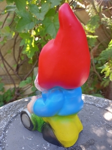 Gartenzwerg am Rasen mähen, 20 cm hoch 4