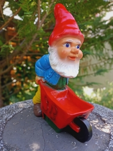 Gartenzwerg mit Schubkarre, 27 cm hoch 5