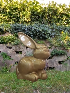 Goldener Osterhase XL, mit Autolack, 120 cm hoch