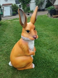 XXL Hasenfigur gross, 110 cm hoch 1