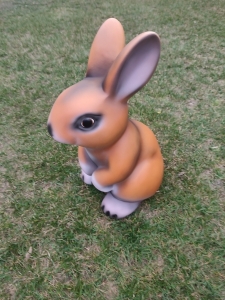 45 cm hohes Hasenkind, herzige Gartendeko mit Jöö-Effekt 3