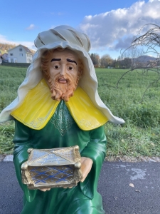 Detail des Geschenks der Kaspar Krippenfigur