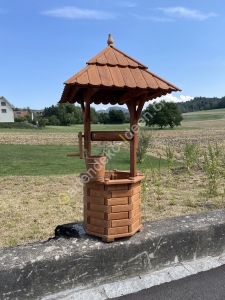 Holzbrunnen Zierbrunnen aus Holz mit Dach