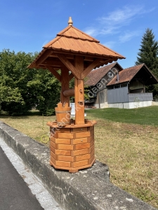 Holzbrunnen mit Dach für den Garten 1.55 Meter 