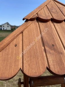 Holzbrunnen Zierbrunnen aus Holz mit Dach