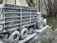 Beton Traktor Pflanzentopf