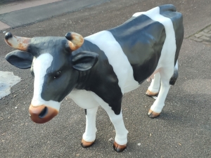 Kuh Dekofigur mittelgross, stehend, schwarz-weiss, 134 cm lang 
