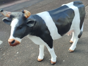 Dekofigur Kuh, mittelgross, stehend, schwarz-weiss, 134 cm lang