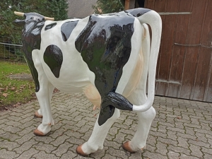 Lebensgrosse Deko Kuh in schwarz-weiss mit hochwertigem Autolack 6