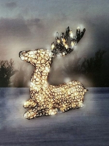 Wunderschönes, sitzendes Rentierbaby, beleuchtet mit insgesamt 96 LED's 1