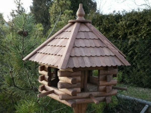 Luxus Vogelhaus aus Holz mit Ständer, in edler nussbaumfarbe