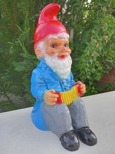 Musiker- Gartenzwerg mit Handorgel, 35 cm hoch 3