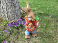 Deko Osterhase mit Teddybär und Rüebli 53 cm