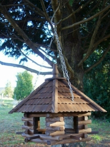 Grosses Vogelhaus mit Silo zum Aufhängen